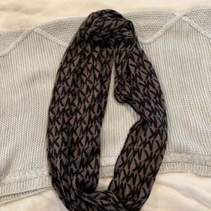 MICHAEL KORS Scarf